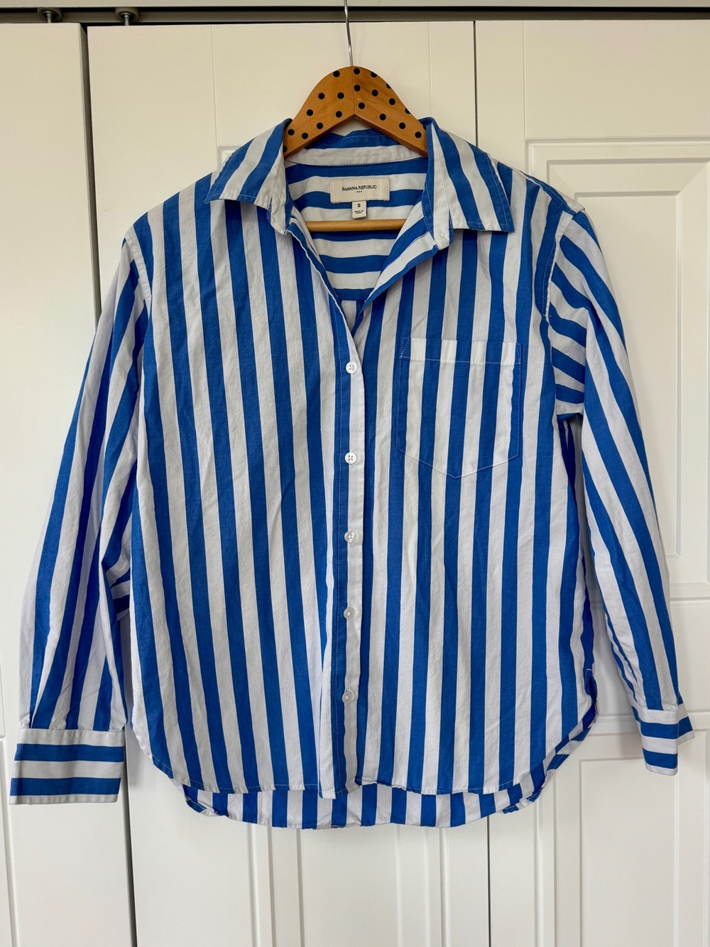 Banana Republic Classic Poplin Shirt | Blue and White Vertical Stripe Button-Up - Picture 2 of 4